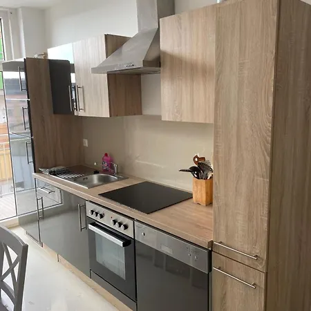 דירה 4 Raum Mit Balkon U Badewanne Phil 3