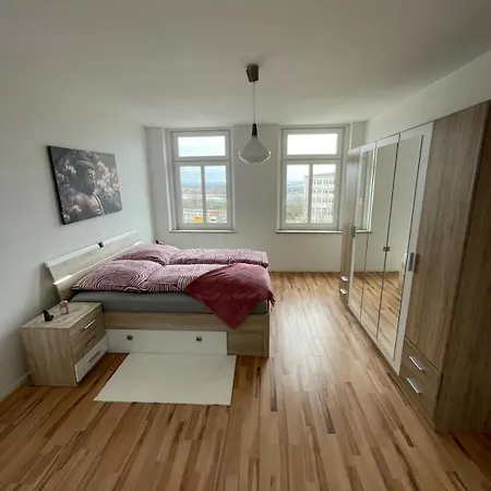 4 Raum Mit Balkon U Badewanne Phil 3 Appartement Plauen