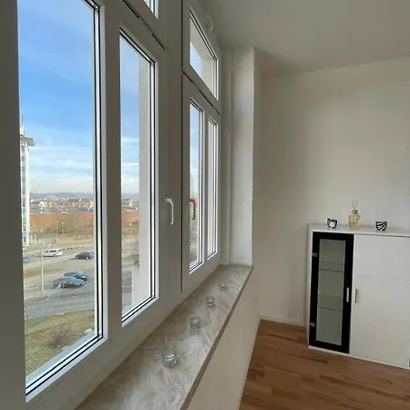 4 Raum Mit Balkon U Badewanne Phil 3 شقة *