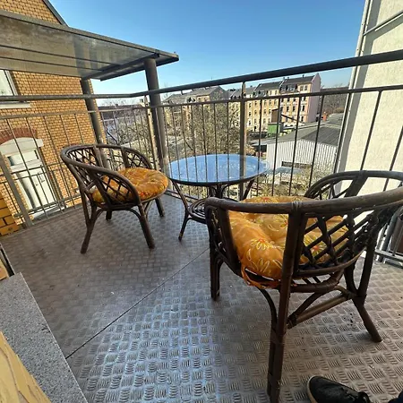 דירה 4 Raum Mit Balkon U Badewanne Phil 3 *