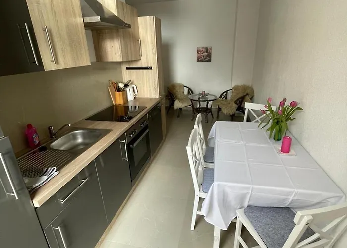 4 Raum Mit Balkon U Badewanne Phil 3 플라우엔